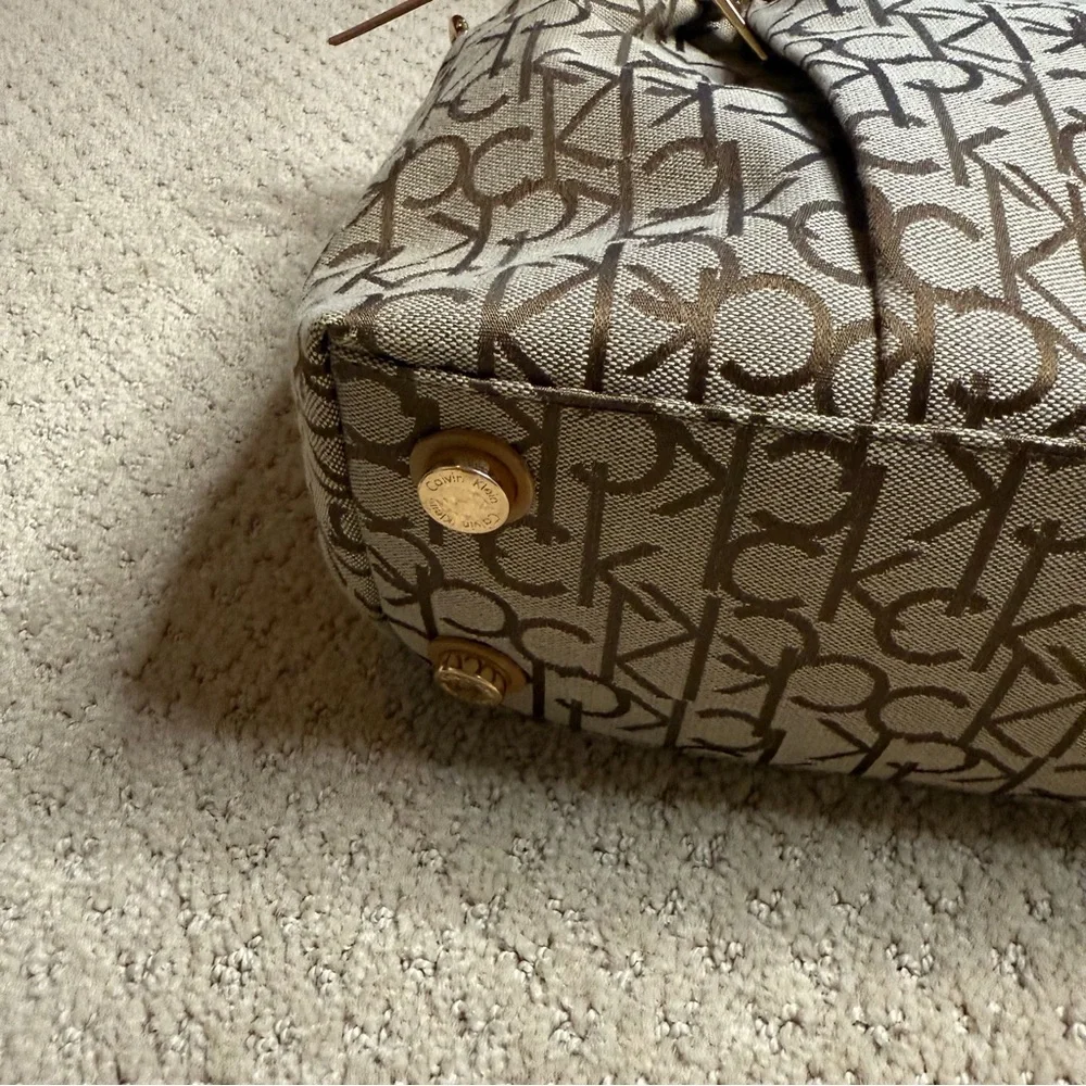 Calvin Klein Canvas khaki and tan signature logo shoulder/crossbody bag. NWOT - Picture 10 of 11